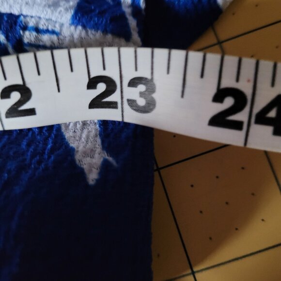 Alfani Pretty Blue & White Swirl Design Pullover Style Top Plus Size 3X - Picture 4 of 6